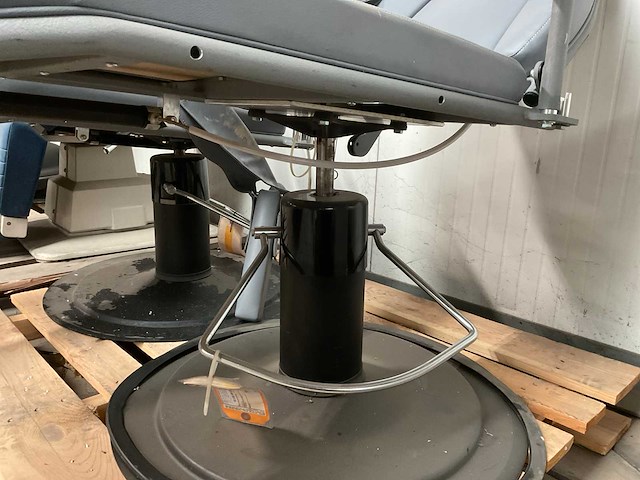 Dntl works 4025 dental operating chair - afbeelding 4 van  7