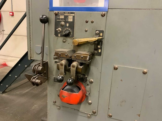 Doall 3613-0 metalen horizontale bandzaagmachine - afbeelding 12 van  12