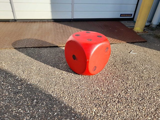 Dobbelsteen rood - afbeelding 1 van  2