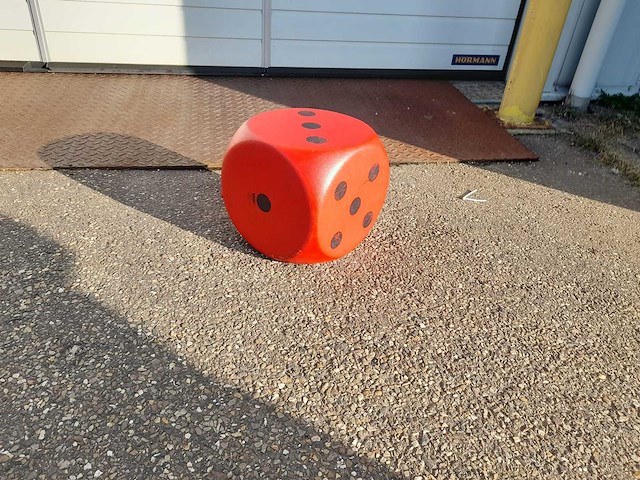 Dobbelsteen rood - afbeelding 2 van  2