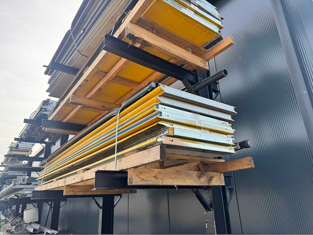 Dock levelaar met deur en flappen 2x - afbeelding 18 van  41
