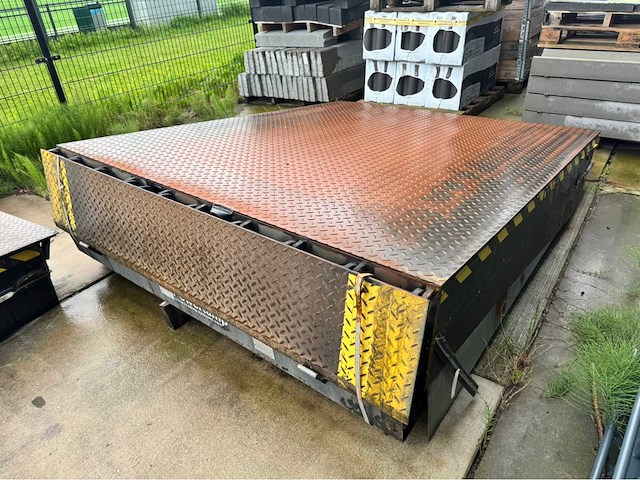 Dock levelaar met deur en flappen 2x - afbeelding 20 van  41