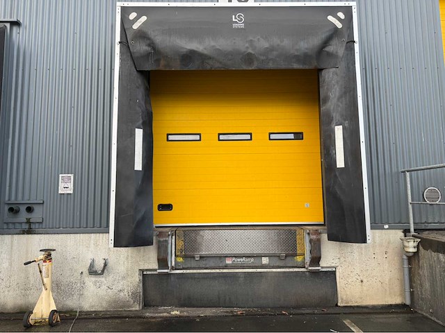 Dock levelaar met deur en flappen - afbeelding 22 van  23