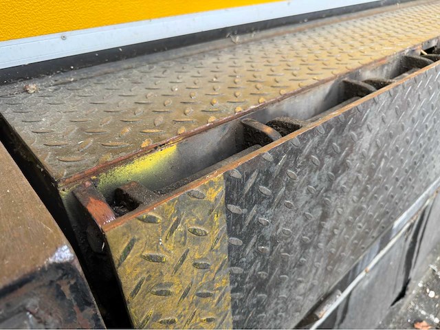 Dock levelaar met deur en flappen - afbeelding 11 van  23