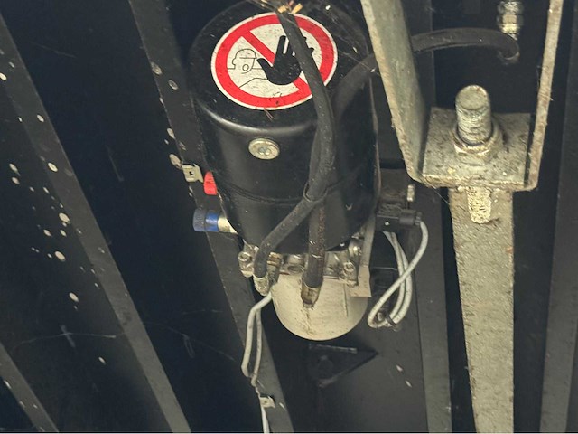 Dock levelaar met deur en flappen - afbeelding 11 van  22