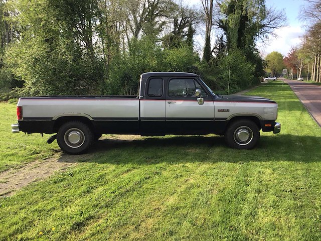Dodge - 1992 - ram 250 - vrachtwagen - afbeelding 34 van  36
