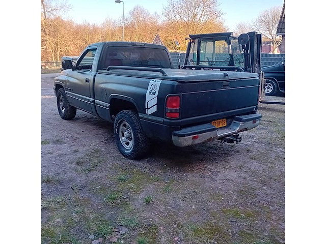 Dodge - 1995 - ram 1500 - personenauto - afbeelding 2 van  8
