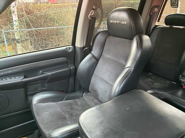 Dodge - 2005 - srt-10 - afbeelding 20 van  32