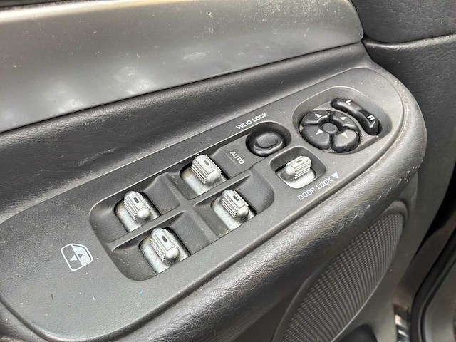 Dodge - 2005 - srt-10 - afbeelding 22 van  32