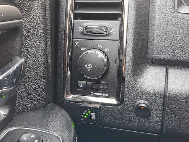 Dodge - 2013 - ram 1500 - 5.7 v8 4x4 qc 6'4 - vd-265-p - afbeelding 24 van  38