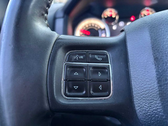 Dodge - 2015 - ram 1500 - 5.7 v8 qc 6'4 - vn-940-b - afbeelding 2 van  26