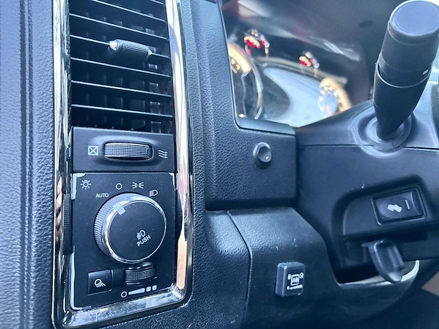 Dodge - 2015 - ram 1500 - 5.7 v8 qc 6'4 - vn-940-b - afbeelding 5 van  26