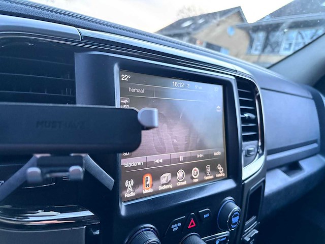 Dodge - 2015 - ram 1500 - 5.7 v8 qc 6'4 - vn-940-b - afbeelding 8 van  26