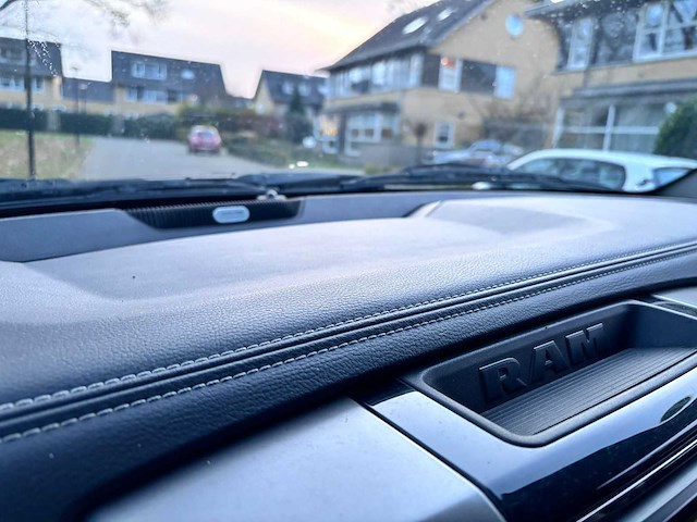 Dodge - 2015 - ram 1500 - 5.7 v8 qc 6'4 - vn-940-b - afbeelding 15 van  26