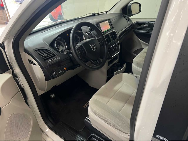 Dodge - 3.6 l - grand caravan - personenauto - 2013 - afbeelding 3 van  32