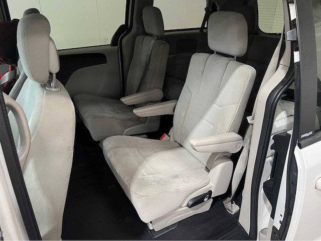 Dodge - 3.6 l - grand caravan - personenauto - 2013 - afbeelding 10 van  32