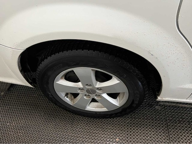 Dodge - 3.6 l - grand caravan - personenauto - 2013 - afbeelding 17 van  32
