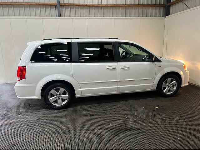 Dodge - 3.6 l - grand caravan - personenauto - 2013 - afbeelding 28 van  32