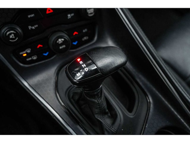 Dodge - challenger sxt - 3.6 v6 - automaat - 2016 - afbeelding 11 van  33