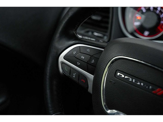 Dodge - challenger sxt - 3.6 v6 - automaat - 2016 - afbeelding 13 van  33