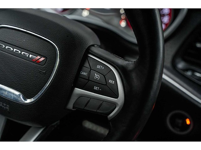 Dodge - challenger sxt - 3.6 v6 - automaat - 2016 - afbeelding 15 van  33