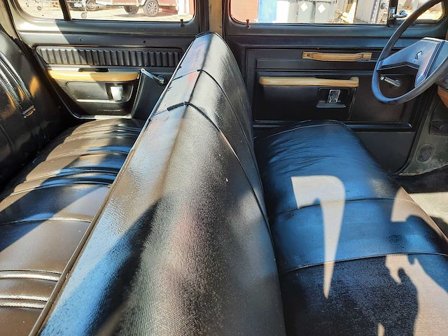 Dodge - d250 - crew cab - 6 personen - 8 voet laadbak - oldtimer - afbeelding 4 van  10
