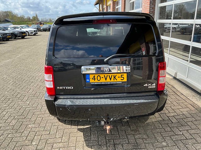 Dodge - nitro - 2.8 crd sxt - bedrijfswagen - 2008 - afbeelding 2 van  29