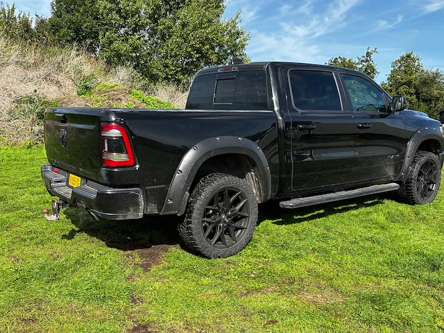 Dodge - ram 1500 - 5.7 v8 4x4 - van - afbeelding 11 van  19