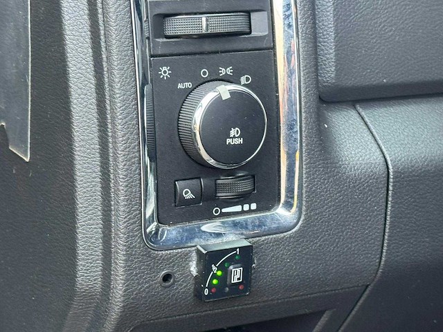 Dodge - ram 1500 - 5.7 v8 4x4 qc 6'4 - 9-vxz-01 - bedrijfswagen - afbeelding 2 van  33