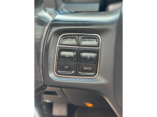 Dodge - ram 1500 - 5.7 v8 4x4 qc 6'4 - 9-vxz-01 - bedrijfswagen - afbeelding 21 van  33