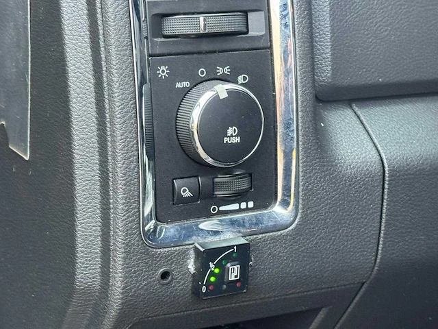 Dodge - ram 1500 - 5.7 v8 4x4 qc 6'4 - 9-vxz-01 - bedrijfswagen - afbeelding 2 van  33