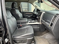 Dodge - ram 1500 - 5.7 v8 6'4 laramie - 2017 - personenauto - afbeelding 17 van  24