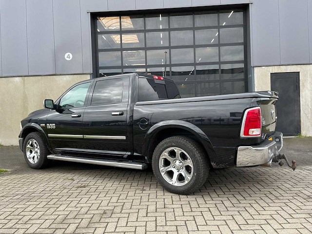 Dodge - ram 1500 - 5.7 v8 6'4 laramie - 2017 - personenauto - afbeelding 21 van  24