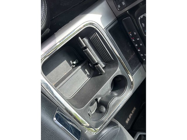 Dodge - ram 1500 - 5.7 v8 qc 6'4 - car - 2017 - afbeelding 17 van  39