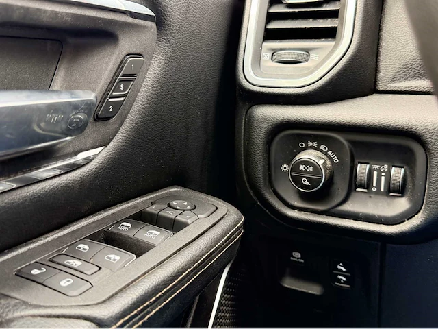 Dodge - ram 1500 - bedrijfswagen - afbeelding 15 van  24