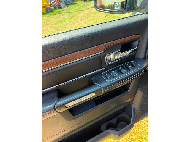 Dodge - ram 1500 laramie - 5.7 v8 4x4 qc 6'4 - bedrijfswagen - afbeelding 3 van  17