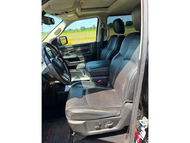 Dodge - ram 1500 laramie - 5.7 v8 4x4 qc 6'4 - bedrijfswagen - afbeelding 4 van  17