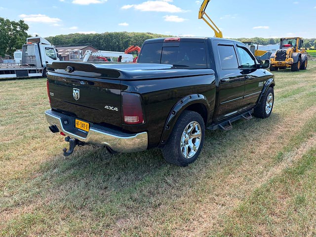 Dodge - ram 1500 laramie - 5.7 v8 4x4 qc 6'4 - bedrijfswagen - afbeelding 14 van  17