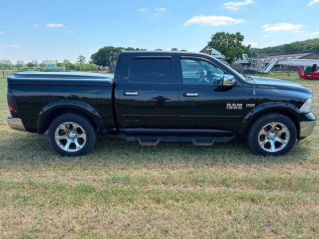 Dodge - ram 1500 laramie - 5.7 v8 4x4 qc 6'4 - bedrijfswagen - afbeelding 15 van  17