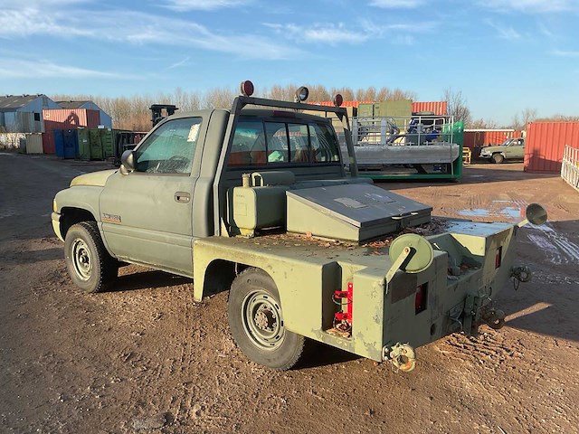Dodge 2500 ram vliegtuigsleper - afbeelding 6 van  14