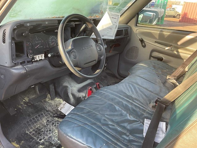 Dodge 2500 ram vliegtuigsleper - afbeelding 11 van  14