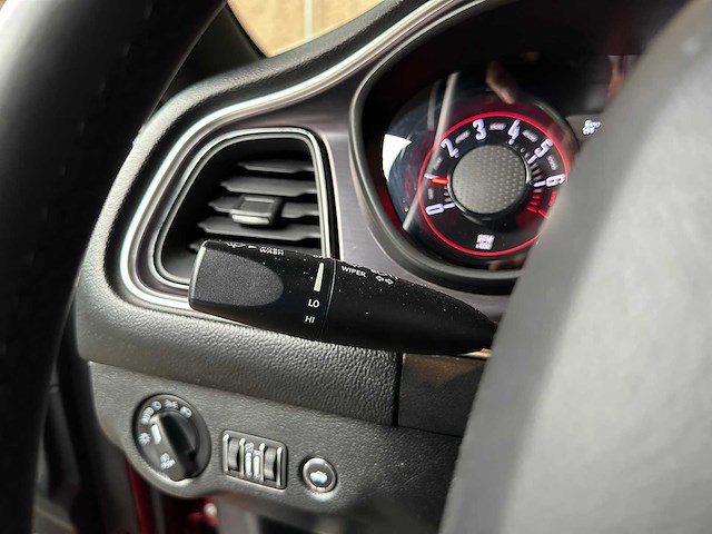 Dodge challenger 3.6 v6 305pk 2018 - afbeelding 18 van  39