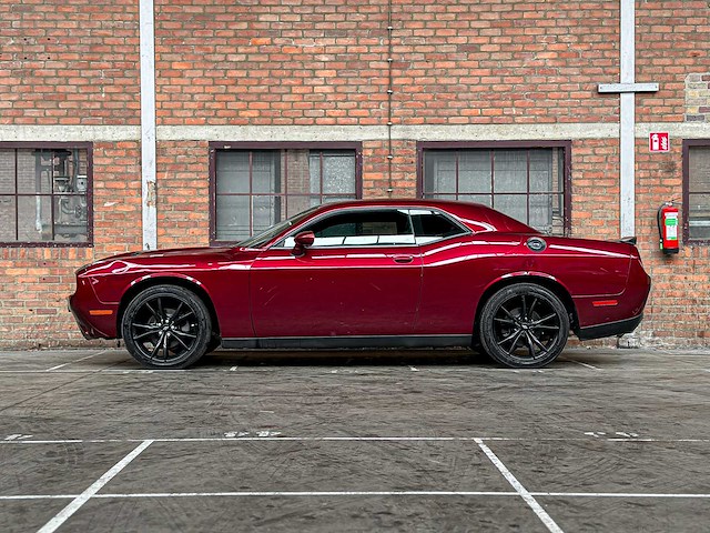 Dodge challenger 3.6 v6 305pk 2018 - afbeelding 8 van  25