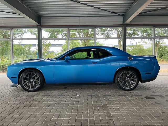 Dodge challenger gt | 3.6 v6 | 305 pk | 2019 | b5 blue pearlcoat | parksense | parkview achteruitrijcamera | btw auto - afbeelding 2 van  32
