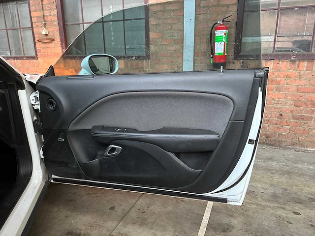 Dodge challenger sxt 3.6 v6 305pk 2016 - afbeelding 26 van  40