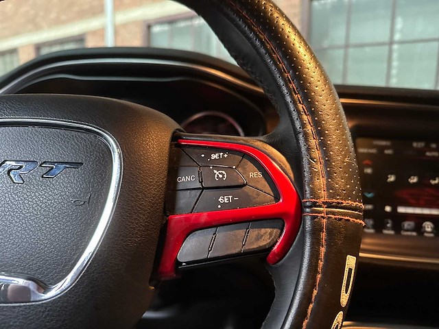 Dodge challenger sxt 3.6 v6 305pk 2016 - afbeelding 15 van  40