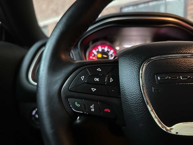 Dodge challenger sxt 3.6 v6 305pk 2016 - afbeelding 10 van  34