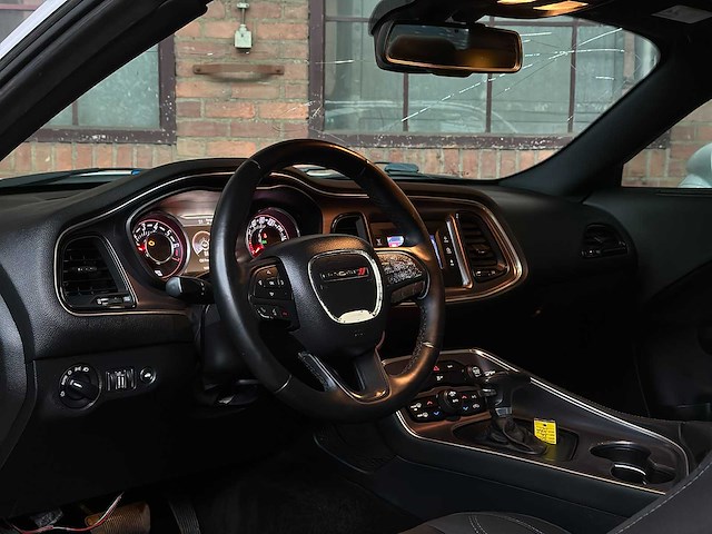 Dodge challenger sxt 3.6 v6 305pk 2016 - afbeelding 4 van  18