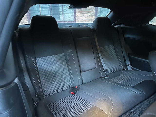 Dodge challenger sxt 3.6 v6 305pk 2016 - afbeelding 14 van  18