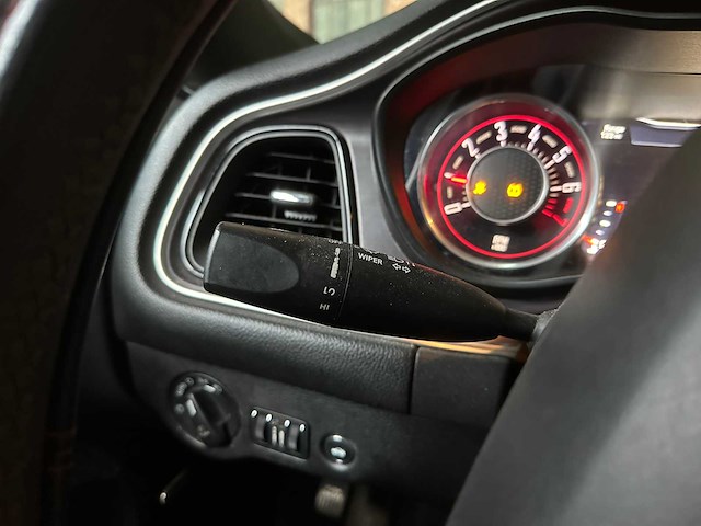 Dodge challenger sxt 3.6 v6 305pk 2016 - afbeelding 15 van  27